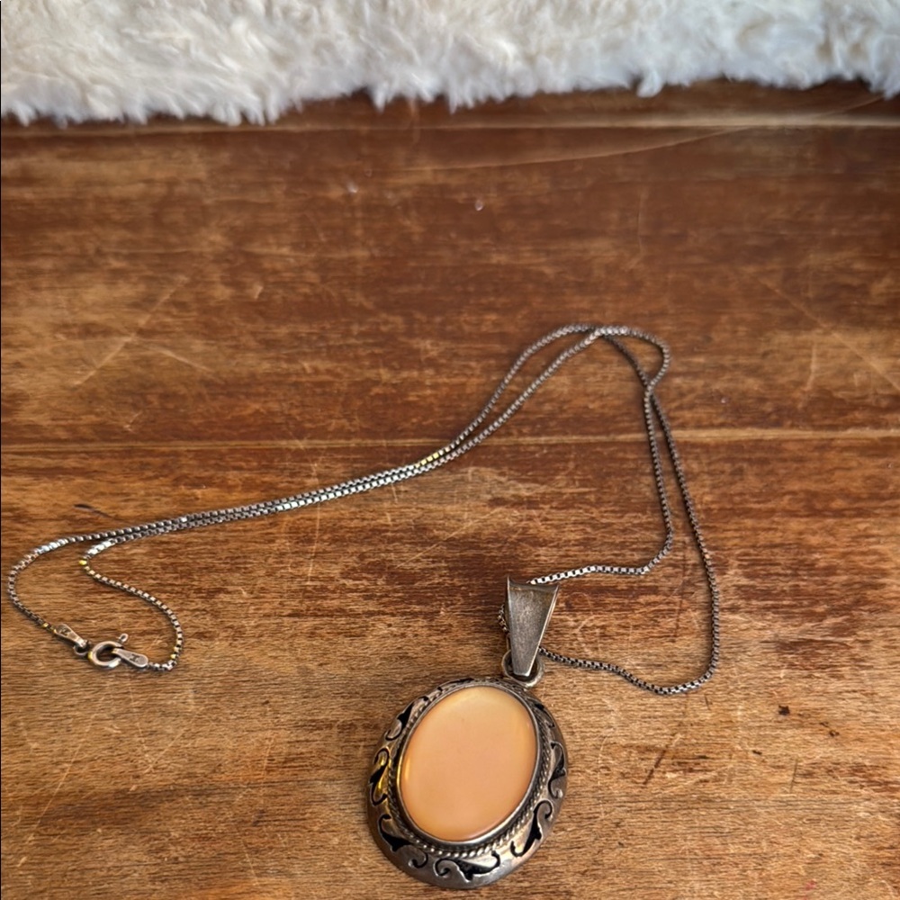 Sterling Silver Pendant on 19” sterling chain - Picture 7 of 7
